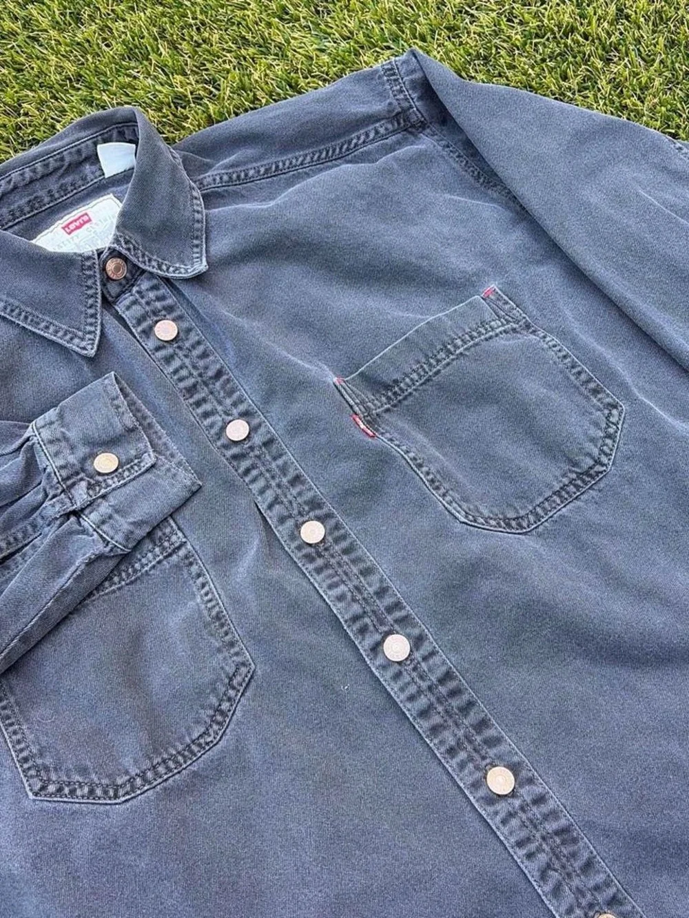 Vintage Levi's Red Tab Denim Snap Button Shirt Size L - Picture 1 of 7